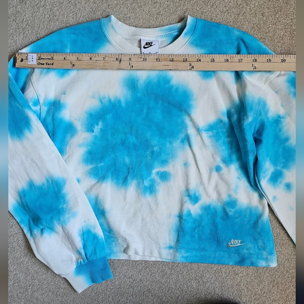 Youth Nike Sweatshirt Bundle - Nike Blue Tie-Dye Sweatshirt and Neutral Beige - Picture 9 of 13